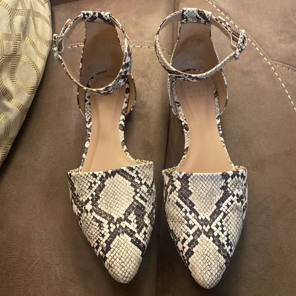 REDUCED ……Flat Women’s Shoes